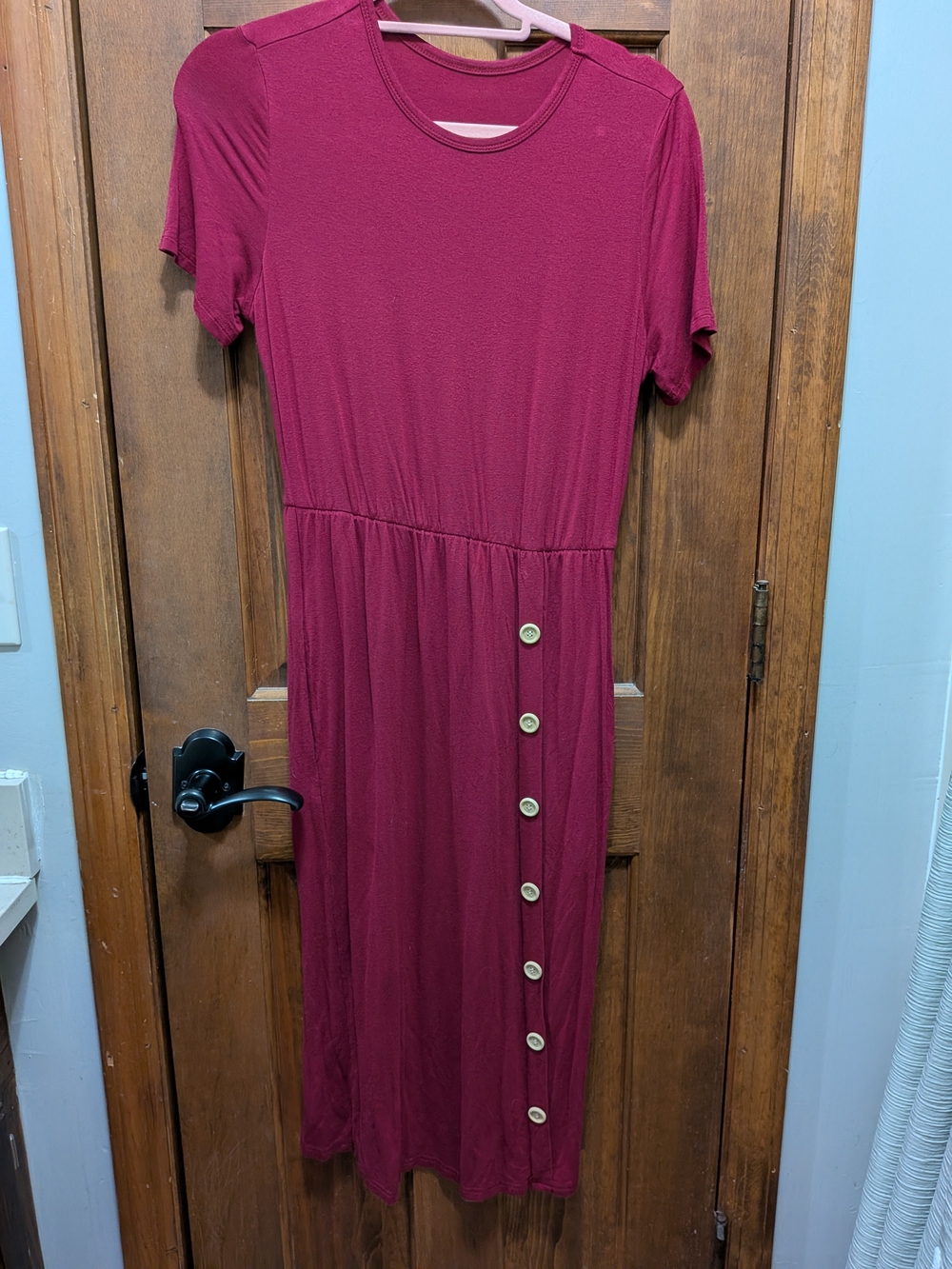 Women’s Short Sleeve Midi Dress in Berry with Side Button Detail And Pockets